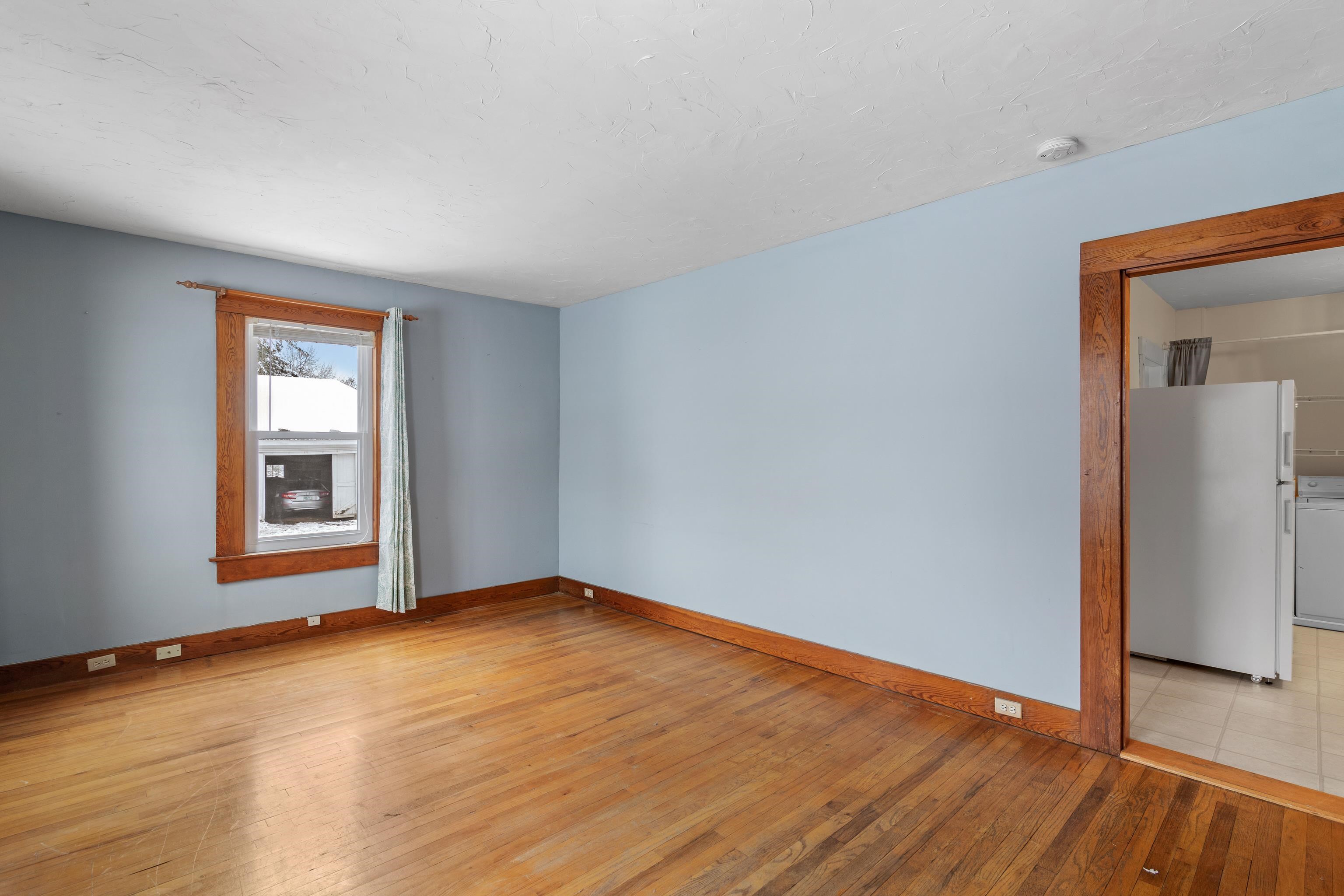 106 Bismark Street Manchester, NH 03102 - Photo 7 of 40