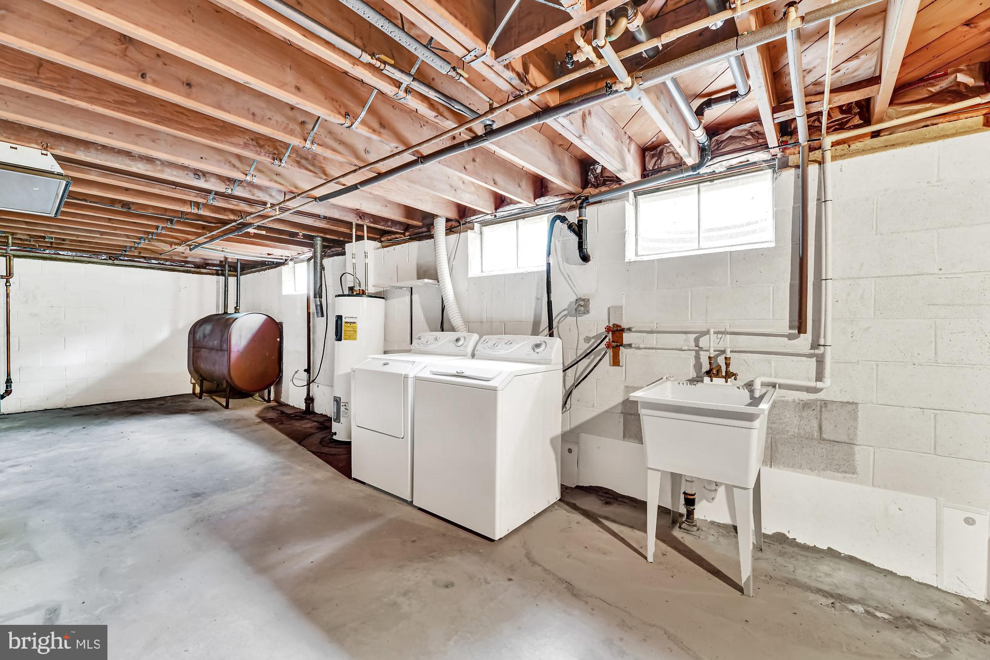 12814 Dover Road Reisterstown, MD 21136 - Photo 21 of 28 Laundry Room