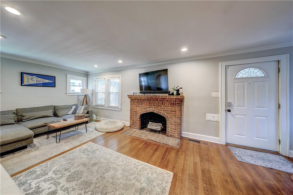 6108 Rockhill Road Kansas City, MO 64110 - Photo 5 of 27