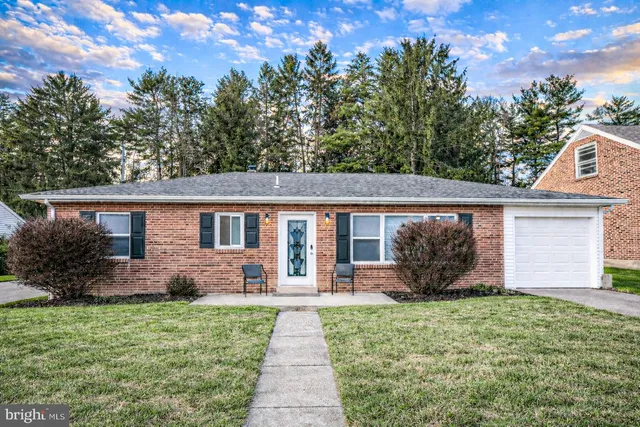 $322,500 | 416 North Duke Street, Hummelstown, PA 17036