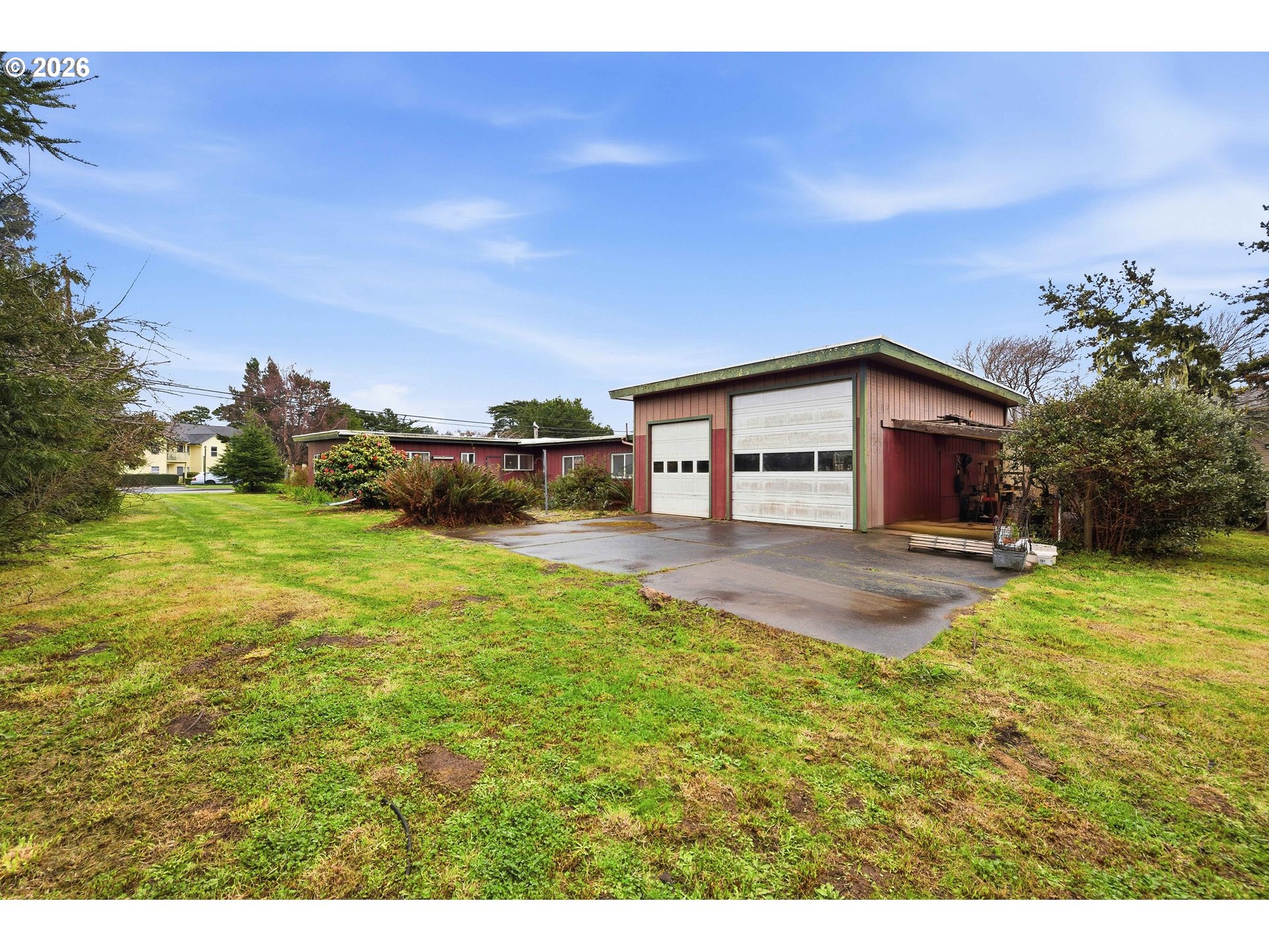 830 Chicago Avenue Southeast Bandon, OR 97411 - Photo 2 of 38