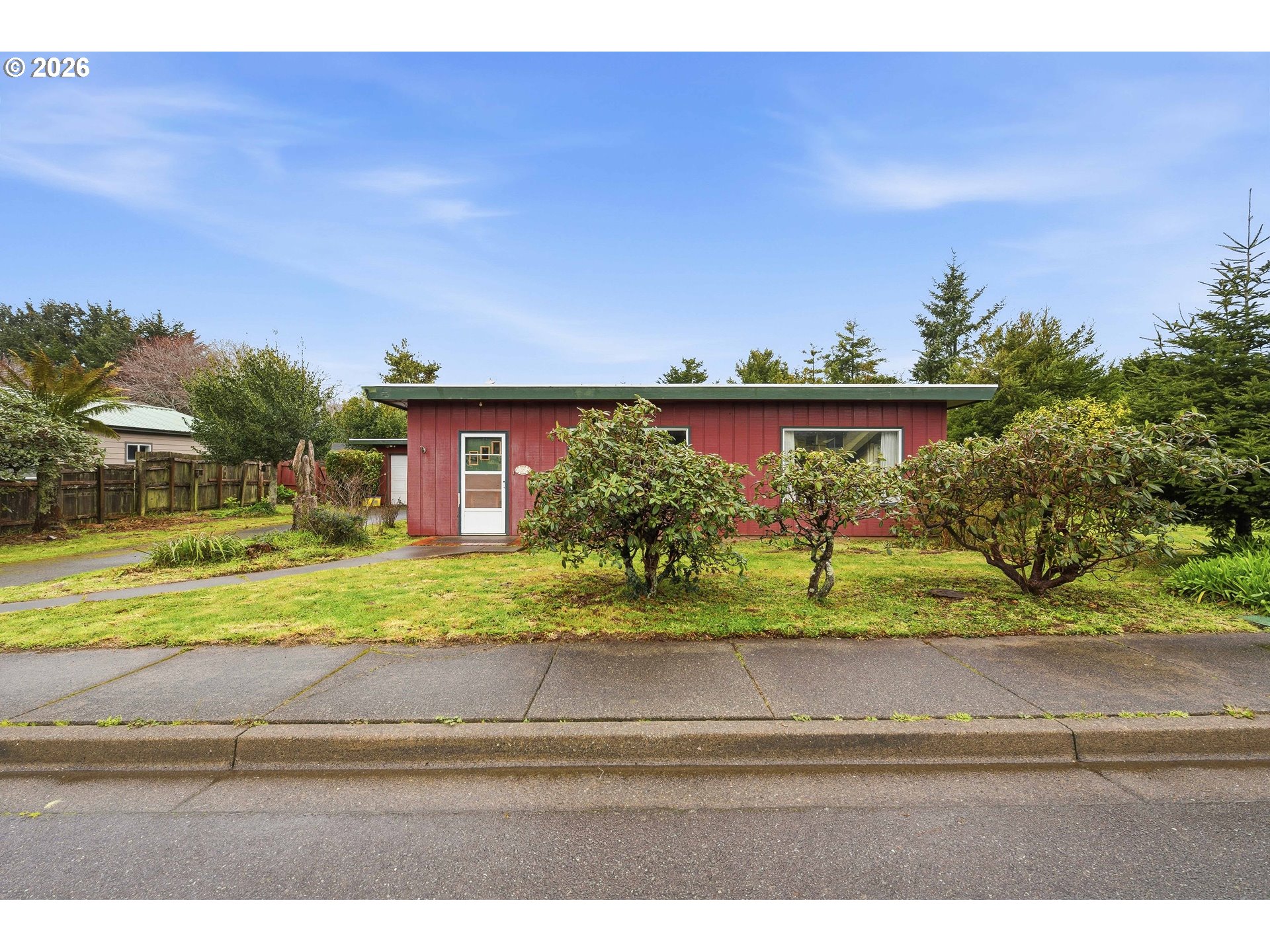 830 Chicago Avenue Southeast Bandon, OR 97411 - Photo 29 of 38