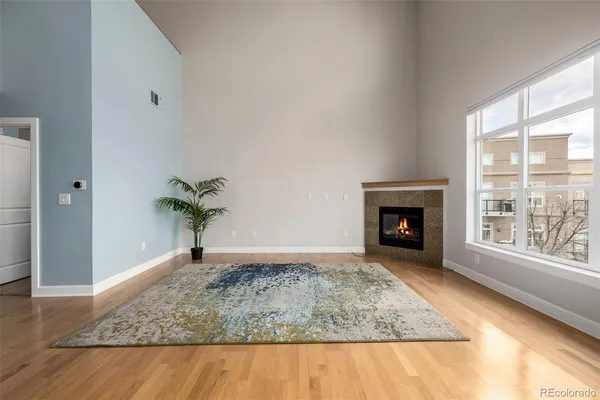 a view of empty room with front door