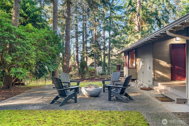 $1,495,000 | 18710 88th Avenue West, Edmonds, WA 98026
