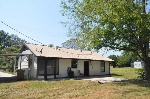 $184,900 | 964 Farm Road 900, Saltillo, TX 75478