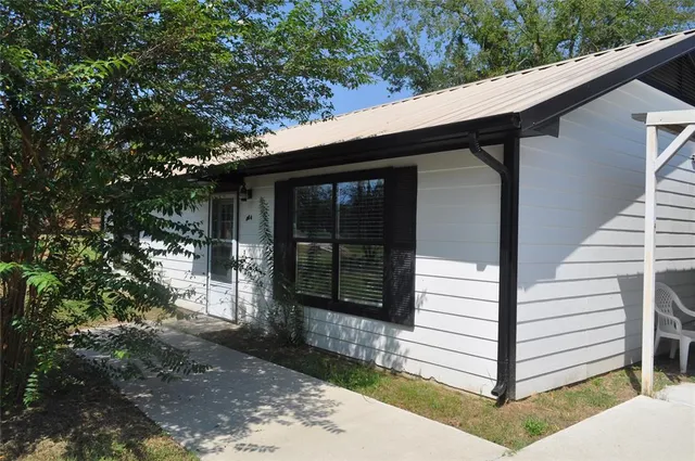 $184,900 | 964 Farm Road 900, Saltillo, TX 75478