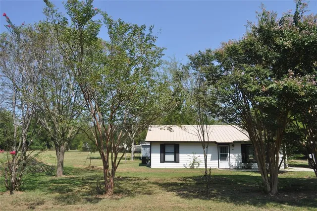 $184,900 | 964 Farm Road 900, Saltillo, TX 75478