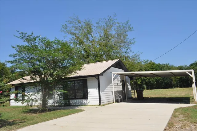 $184,900 | 964 Farm Road 900, Saltillo, TX 75478