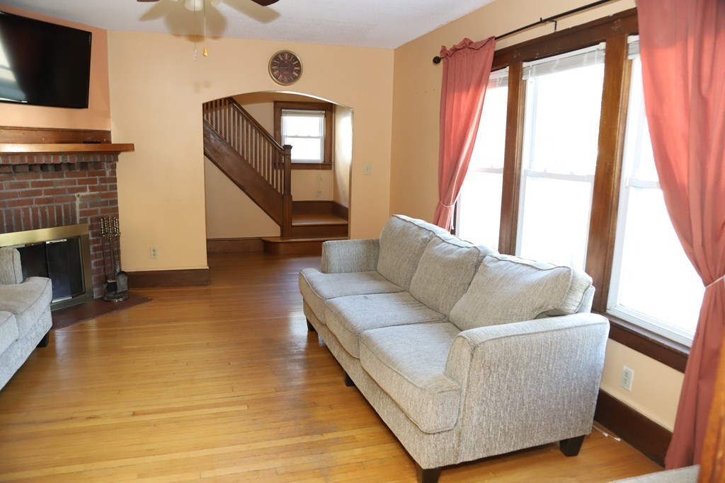 54 Newhall Street Springfield, MA 01109 - Photo 8 of 31 Gallery Image 8