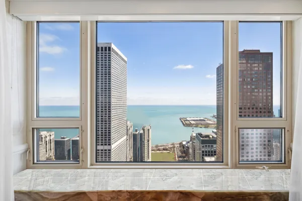 $2,300,000 | 800 North Michigan Avenue, Unit 5401, Chicago, IL 60611
