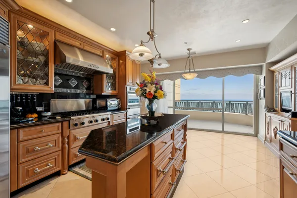 $2,300,000 | 800 North Michigan Avenue, Unit 5401, Chicago, IL 60611