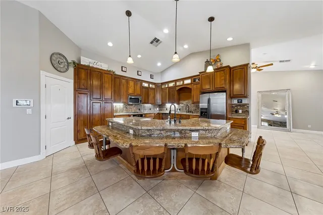 $7,500 | 200 West Desert Rose Drive, Henderson, NV 89015