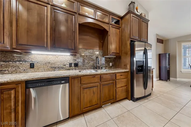 $7,500 | 200 West Desert Rose Drive, Henderson, NV 89015