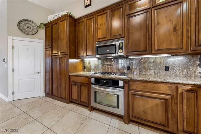 $7,500 | 200 West Desert Rose Drive, Henderson, NV 89015