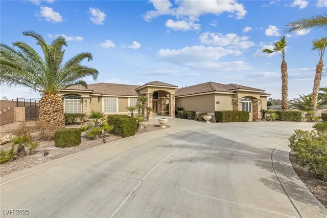 $7,500 | 200 West Desert Rose Drive, Henderson, NV 89015