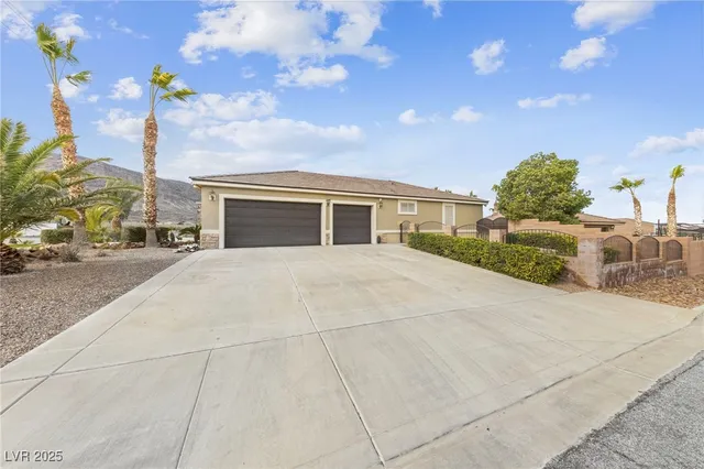 $7,500 | 200 West Desert Rose Drive, Henderson, NV 89015