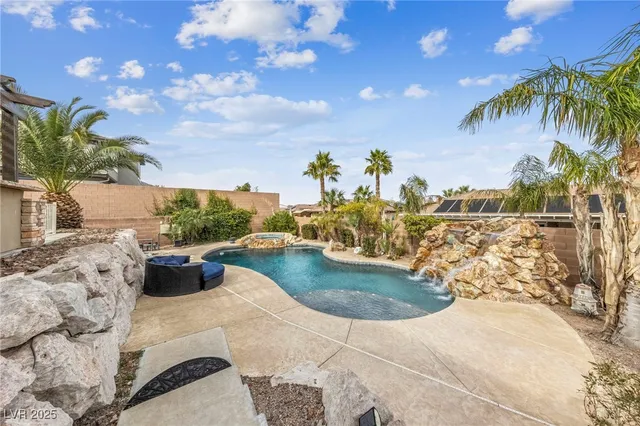 $7,500 | 200 West Desert Rose Drive, Henderson, NV 89015