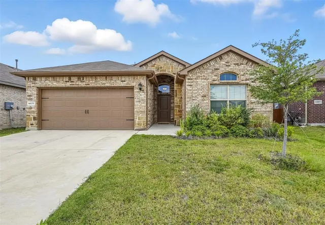 $2,300 | 8577 Big Apple Drive, Fort Worth, TX 76179