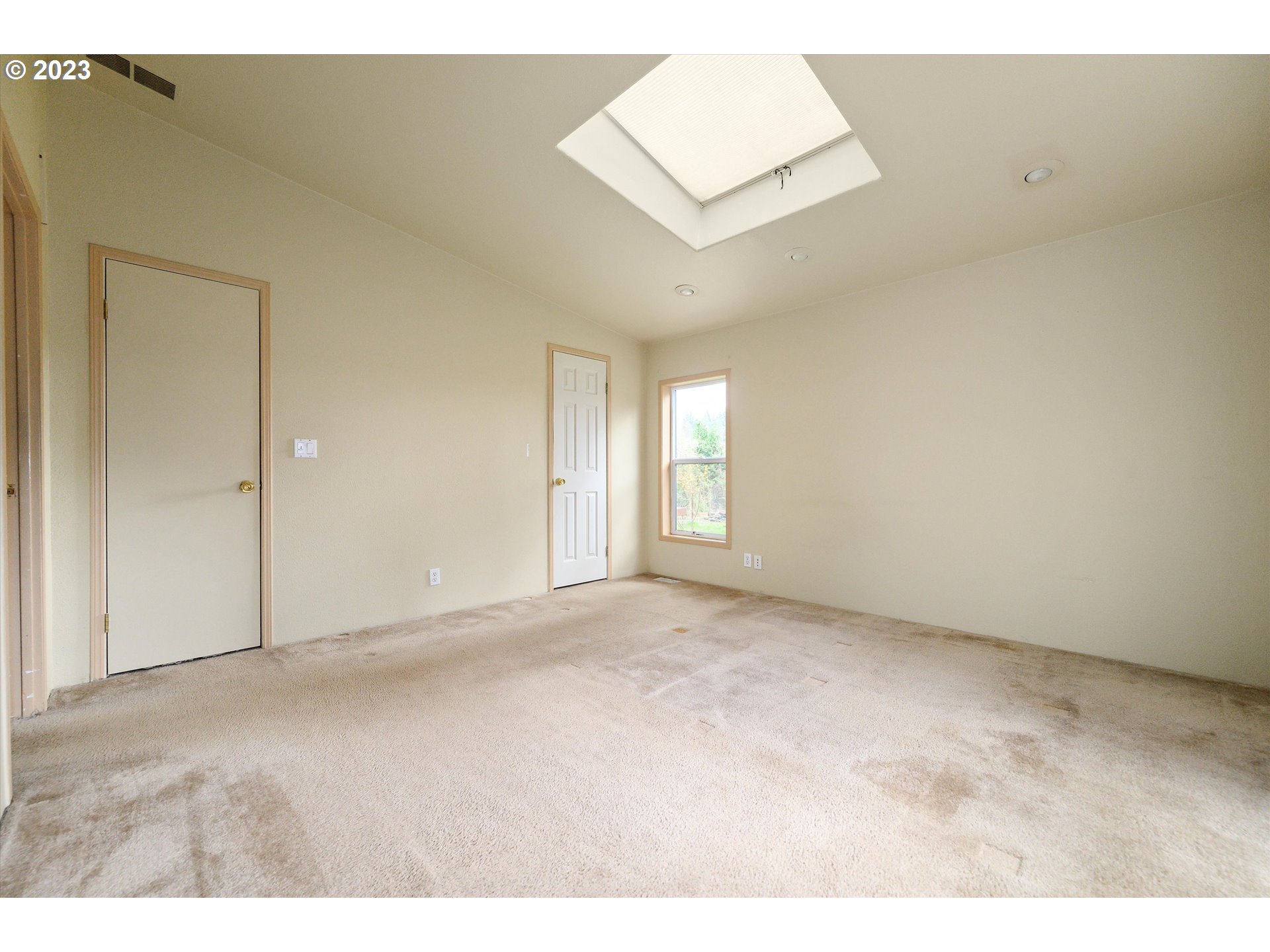42264 Southeast Locksmith Lane Sandy, OR 97055 - Photo 14 of 36 a view of an empty room with a window