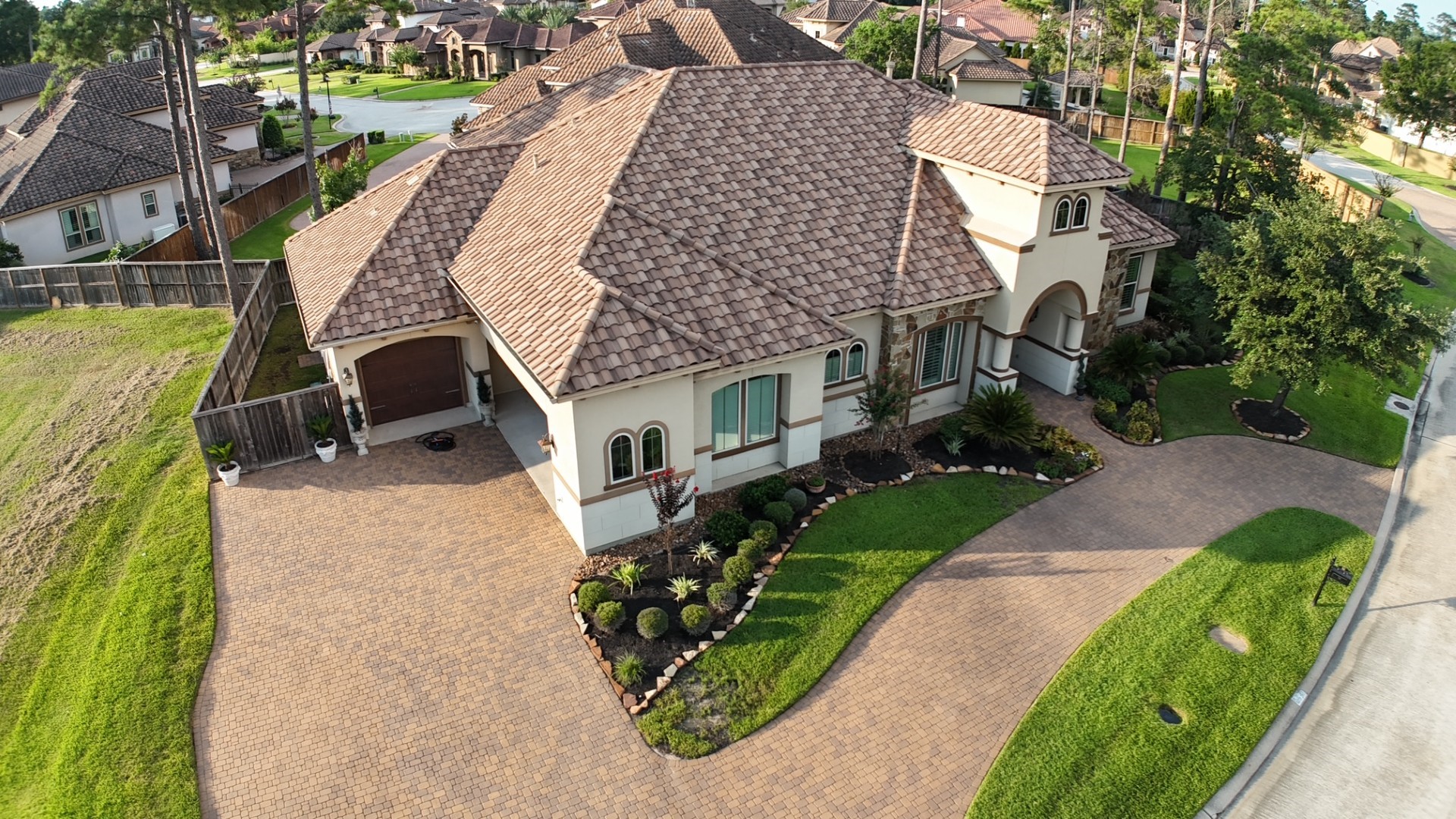 58 Shadow Creek Ridge Drive Spring, TX 77389 - Photo 2 of 49 Side view of separate air conditioned 3rd car garage!