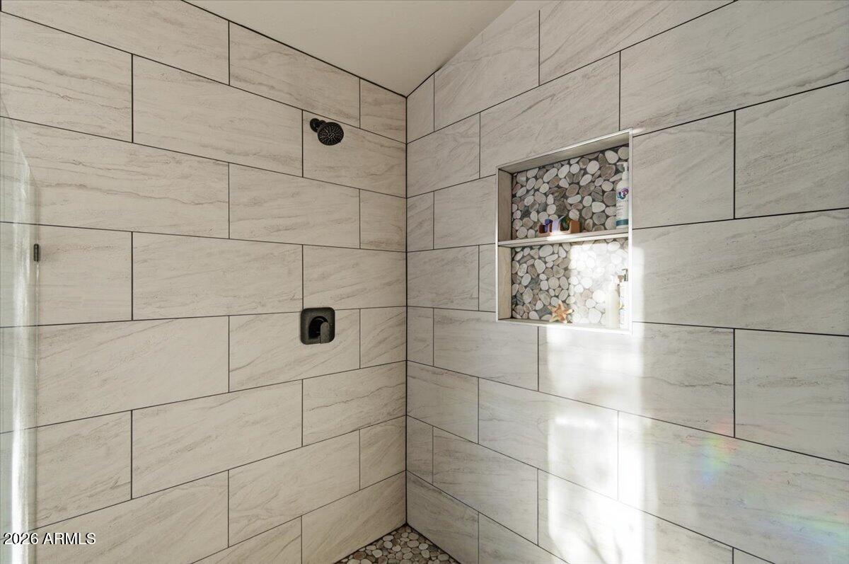 120 West Southern Hills Road Phoenix, AZ 85023 - Photo 37 of 67 Master Bath