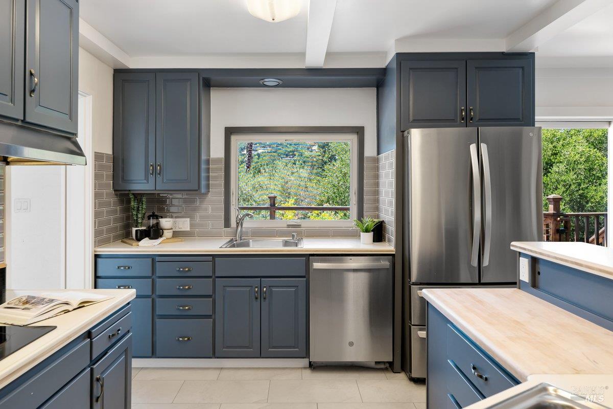 111 Deer Hollow Road San Anselmo, CA 94960 - Photo 17 of 70