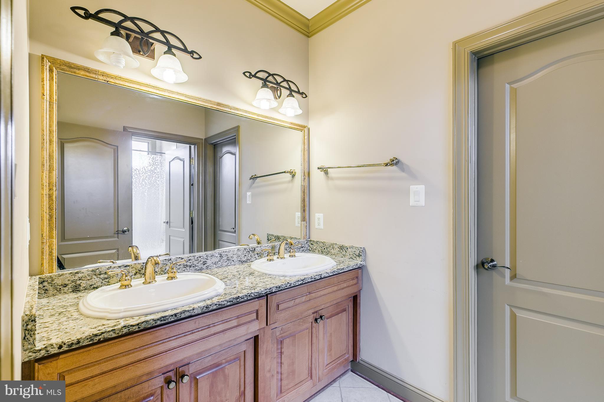 8299 Roxborough Loop Gainesville, VA 20155 - Photo 22 of 30 Bath