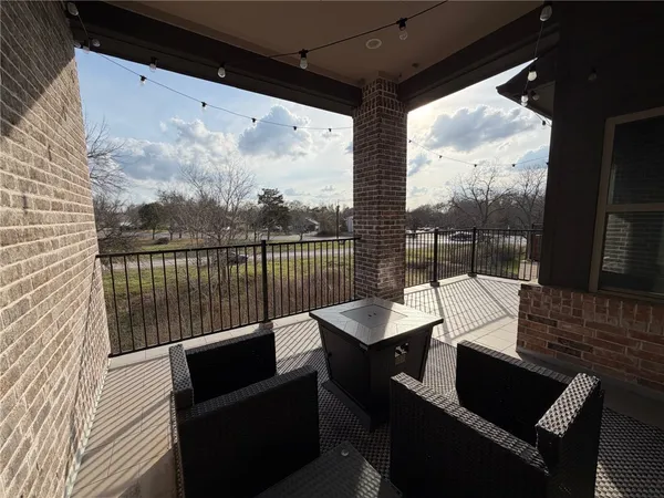 $349,900 | 301 West 31st Street, Unit 202, Bryan, TX 77803