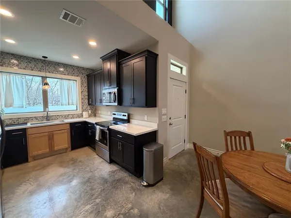 $349,900 | 301 West 31st Street, Unit 202, Bryan, TX 77803