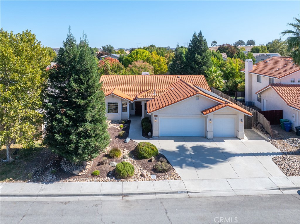 830 Sycamore Canyon Road Paso Robles, CA 93446 - Photo 2 of 27 front view of a house with a yard