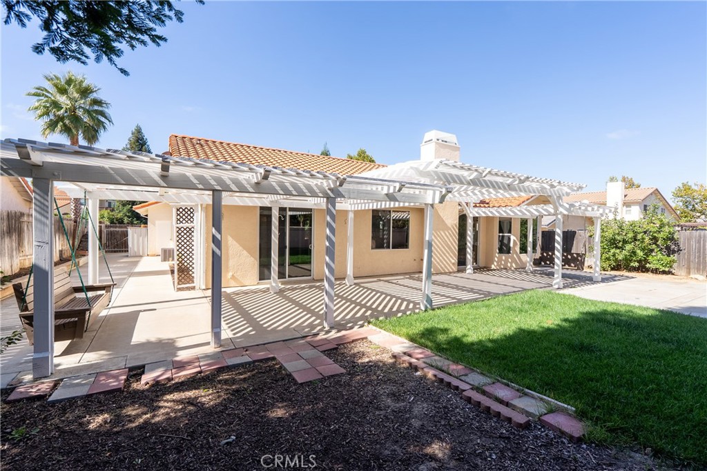 830 Sycamore Canyon Road Paso Robles, CA 93446 - Photo 24 of 27 a front view of a house with garden
