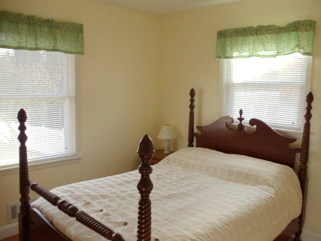 1766 Glendon Road Salem, VA 24153 - Photo 12 of 37 2nd Bedroom
