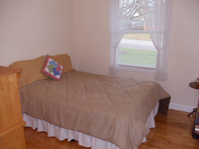 1766 Glendon Road Salem, VA 24153 - Photo 14 of 37 3rd Bedroom