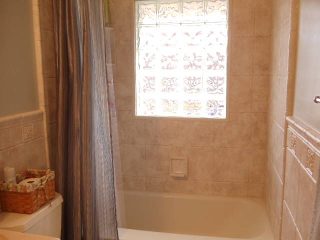 1766 Glendon Road Salem, VA 24153 - Photo 16 of 37 Living Level Full Bath