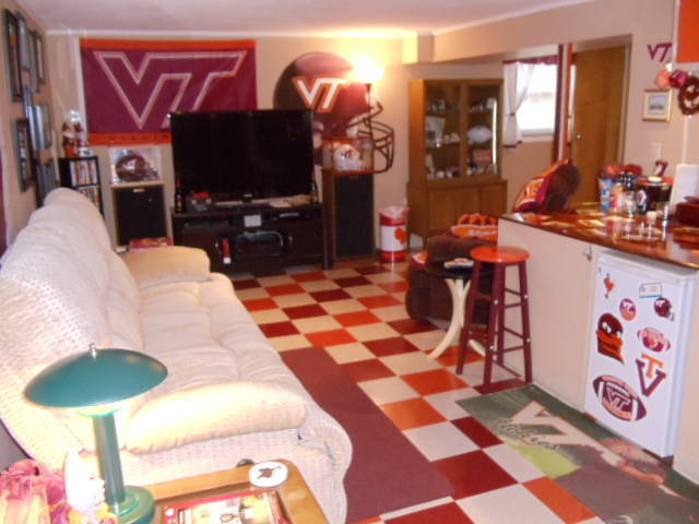 1766 Glendon Road Salem, VA 24153 - Photo 24 of 37 Family Room