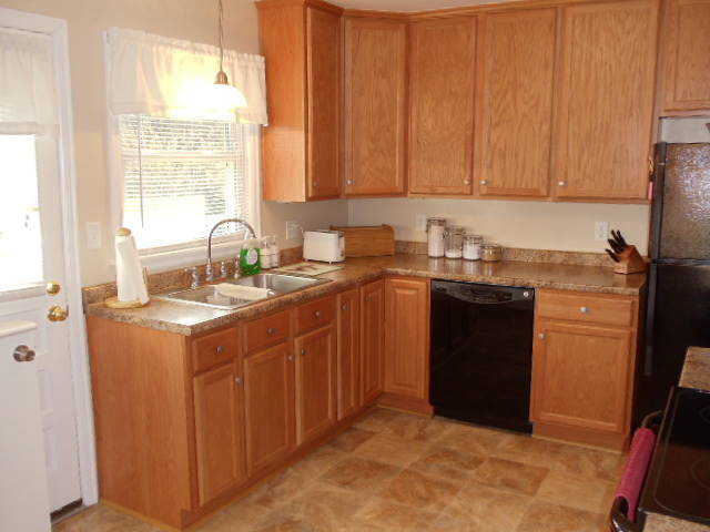 1766 Glendon Road Salem, VA 24153 - Photo 6 of 37 Kitchen