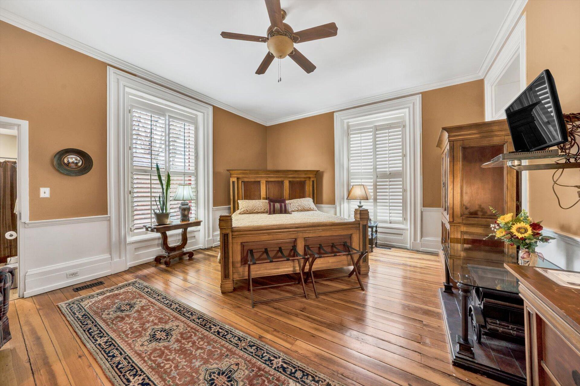 50 Floyd Avenue Rocky Mount, VA 24151 - Photo 17 of 73 26-The General's Suite