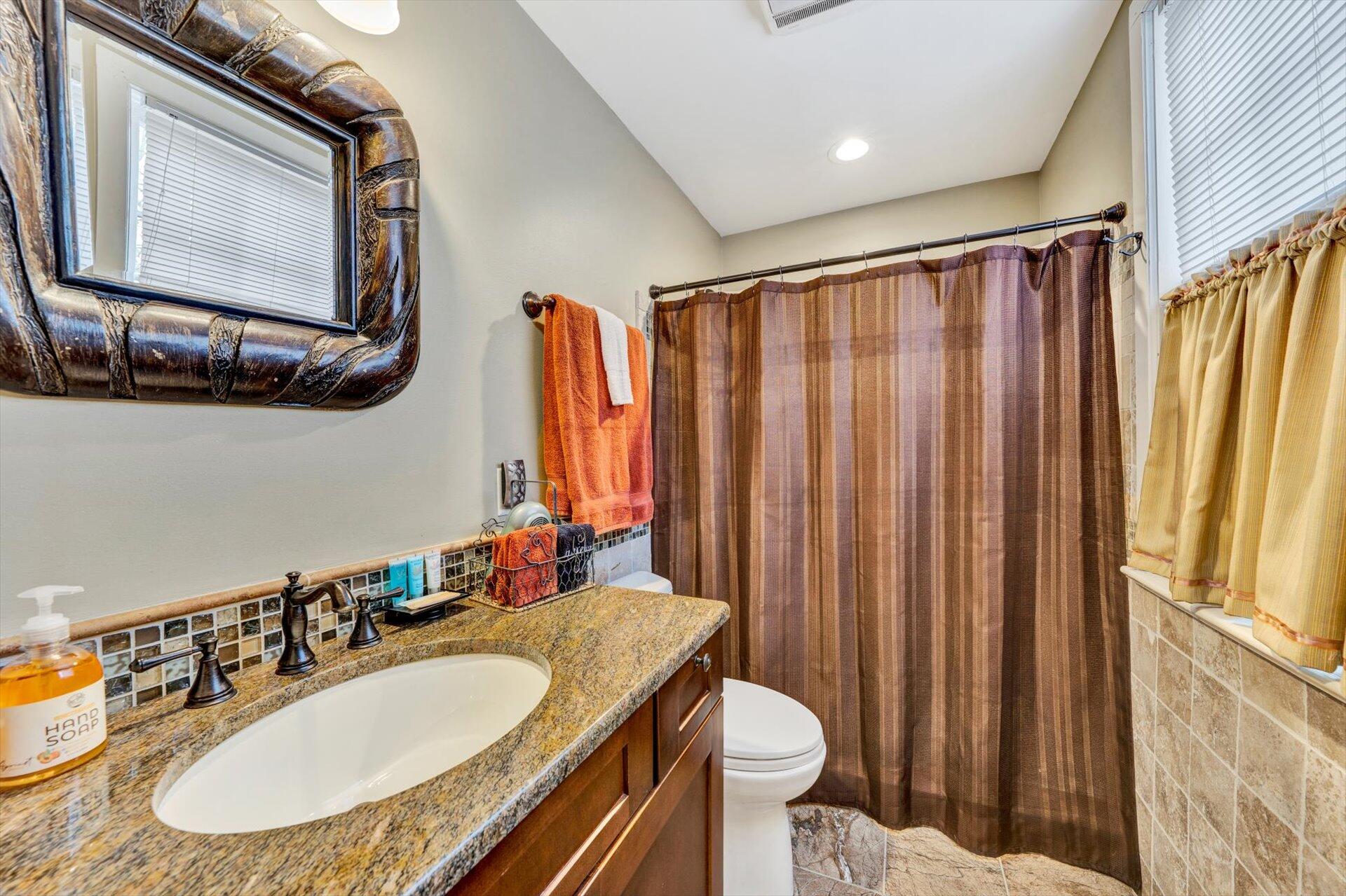 50 Floyd Avenue Rocky Mount, VA 24151 - Photo 21 of 73 29-The General's Suite