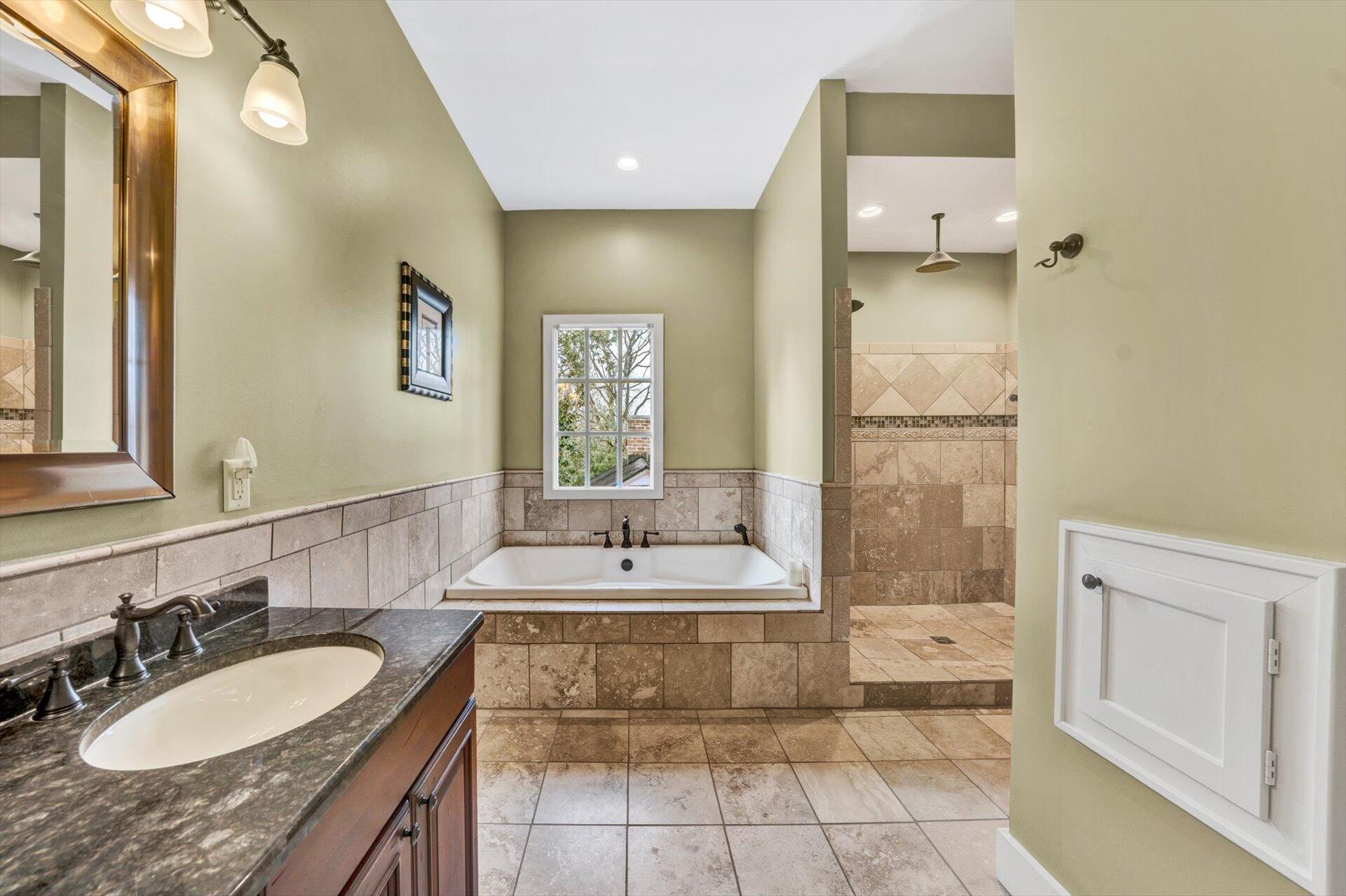 50 Floyd Avenue Rocky Mount, VA 24151 - Photo 32 of 73 40-The Magnolia Suite