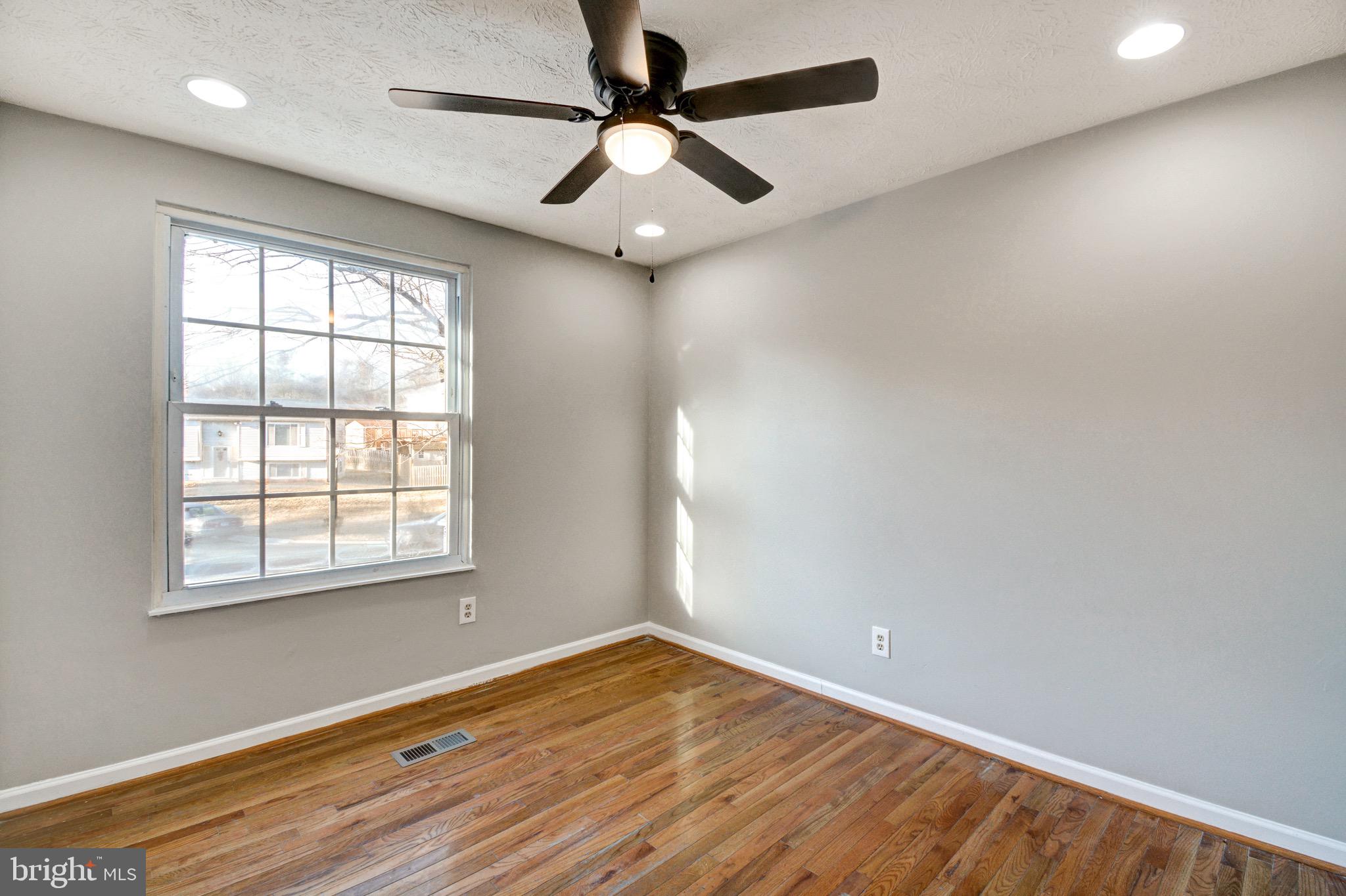1409 Rising Wind Court Silver Spring, MD 20905 - Photo 22 of 41