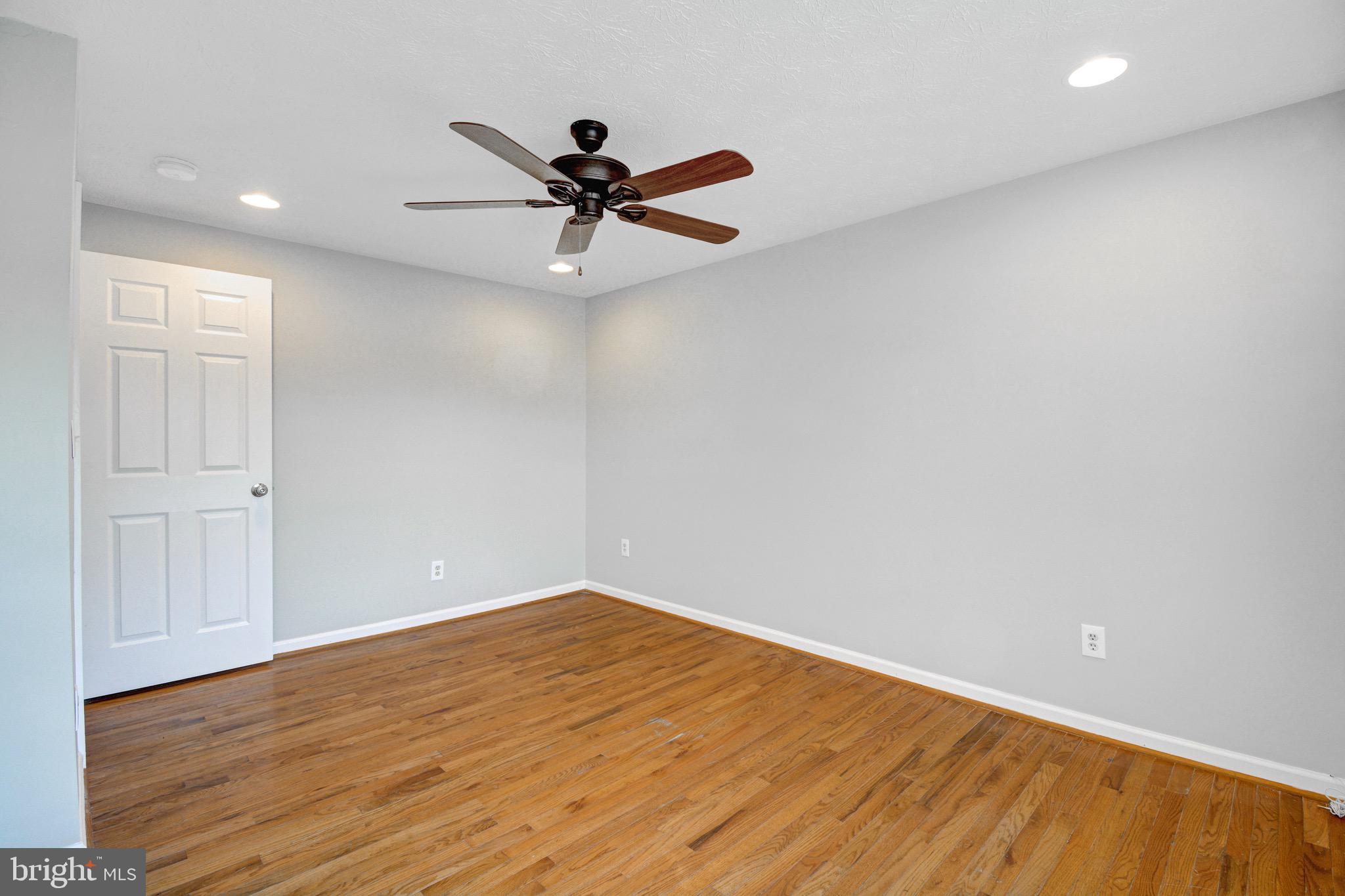 1409 Rising Wind Court Silver Spring, MD 20905 - Photo 5 of 41