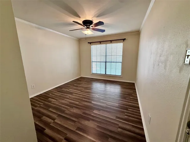 $1,900 | 330 West Harwood Road, Unit C, Hurst, TX 76054