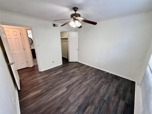$1,900 | 330 West Harwood Road, Unit C, Hurst, TX 76054