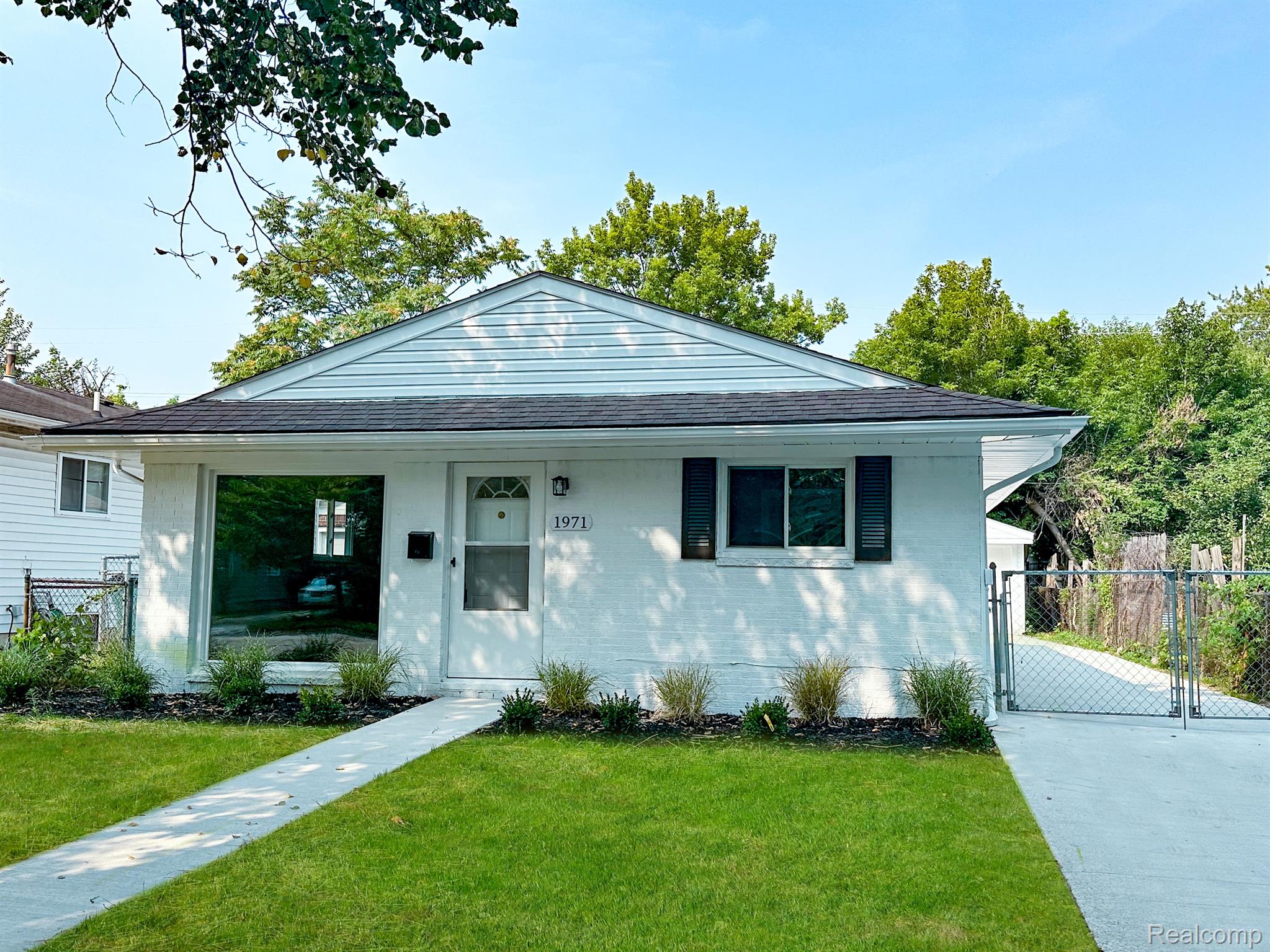 1971 Leitch Road Ferndale, MI 48220 - Photo 1 of 22 Gallery Image 1