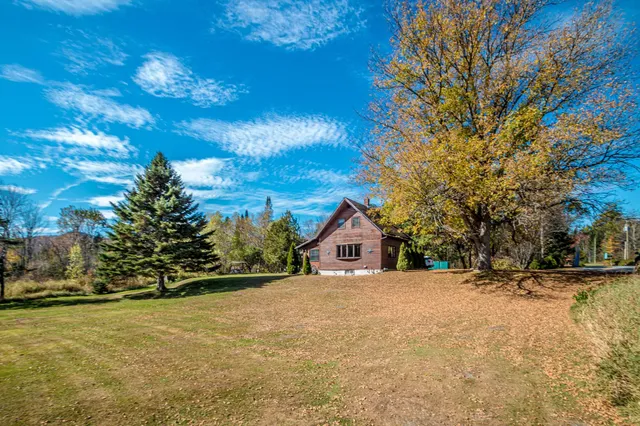 $240,000 | 1435 Lost Nation Road, Northumberland, NH 03582
