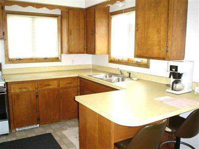 4105 Pengelly Road Flint, MI 48507 - Photo 9 of 15 20156228-8.JPG