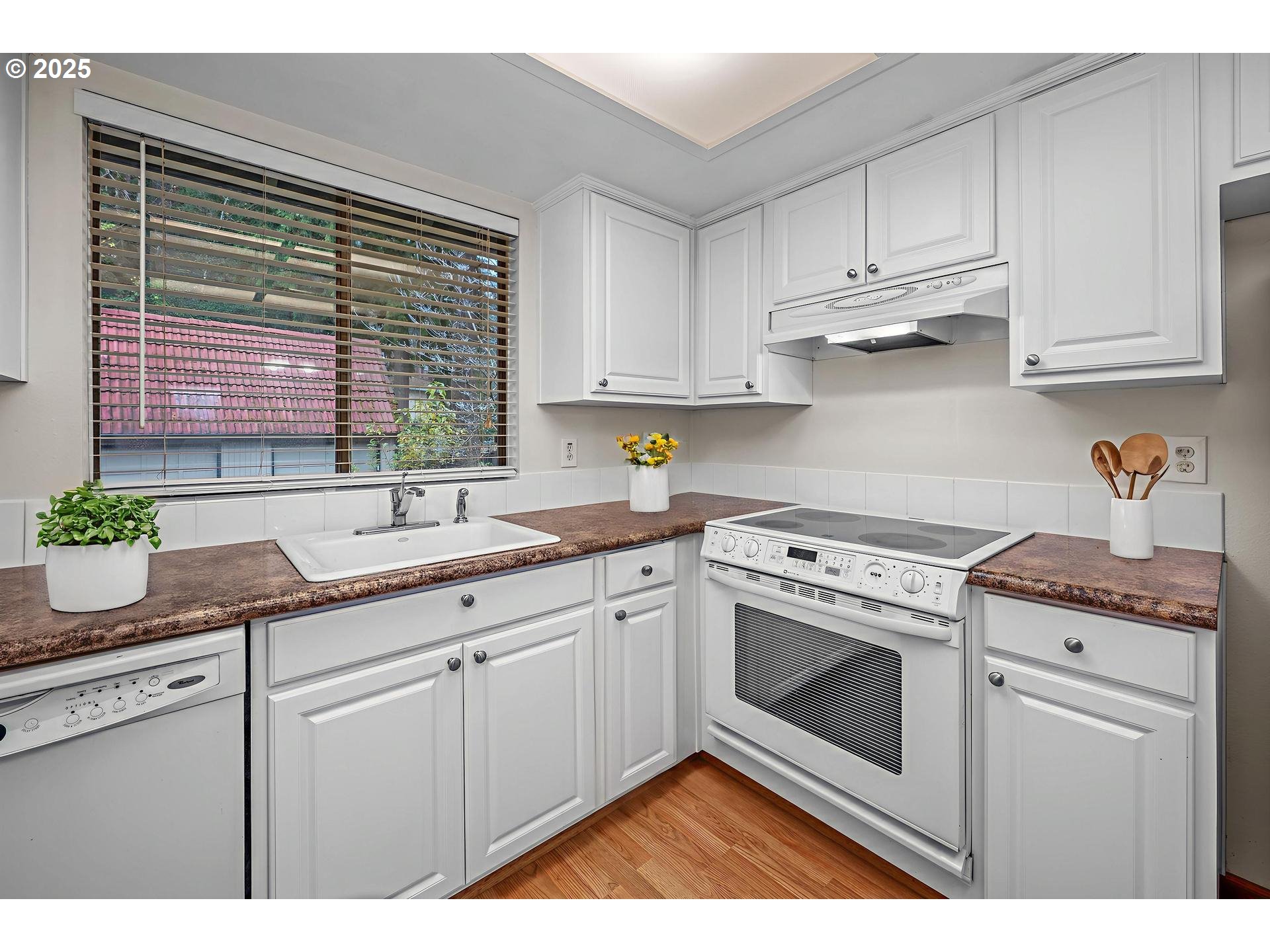 2802 Tree Top Lane West Linn, OR 97068 - Photo 18 of 37