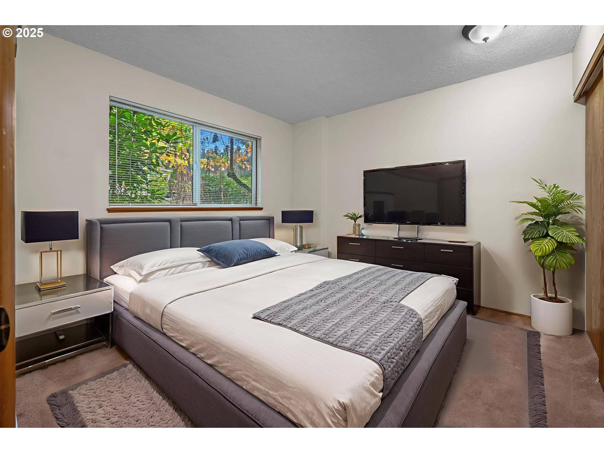 2802 Tree Top Lane West Linn, OR 97068 - Photo 22 of 37