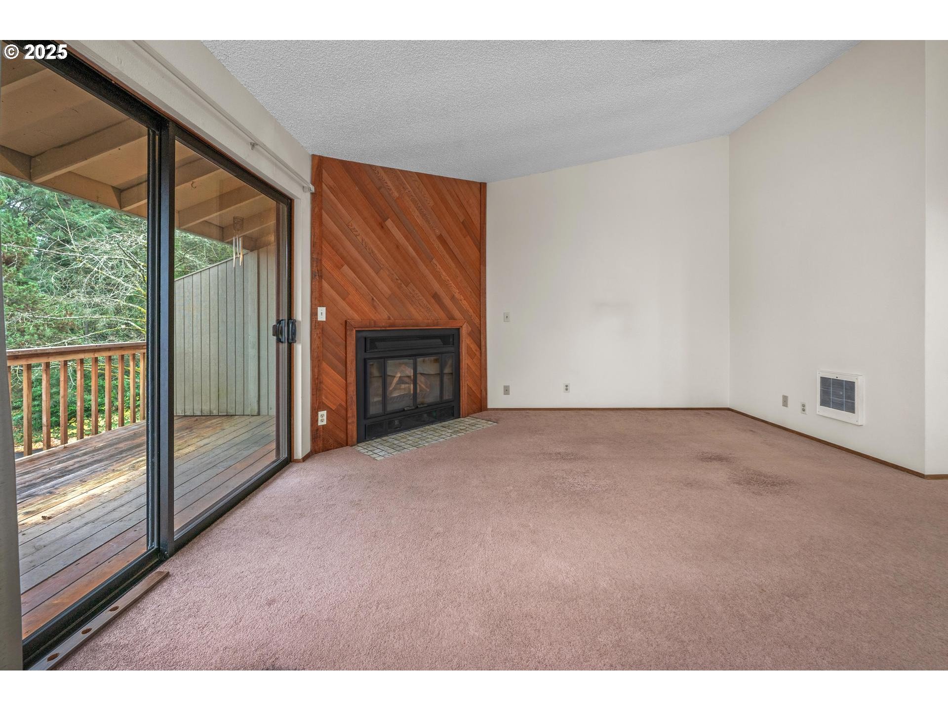 2802 Tree Top Lane West Linn, OR 97068 - Photo 7 of 37