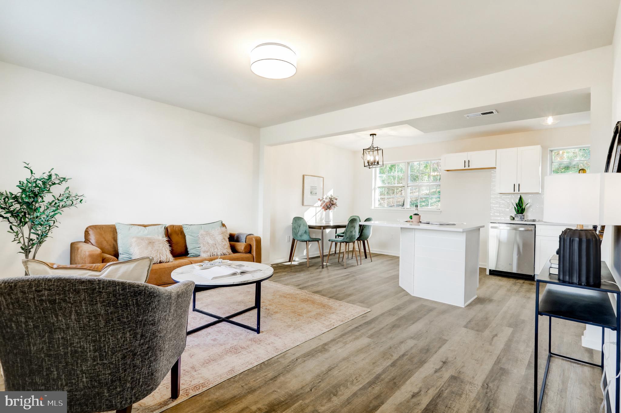 737 Ferndale Road Mount Joy, PA 17552 - Photo 2 of 37